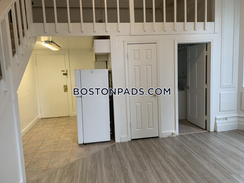 Building Photo - 91 Westland Ave