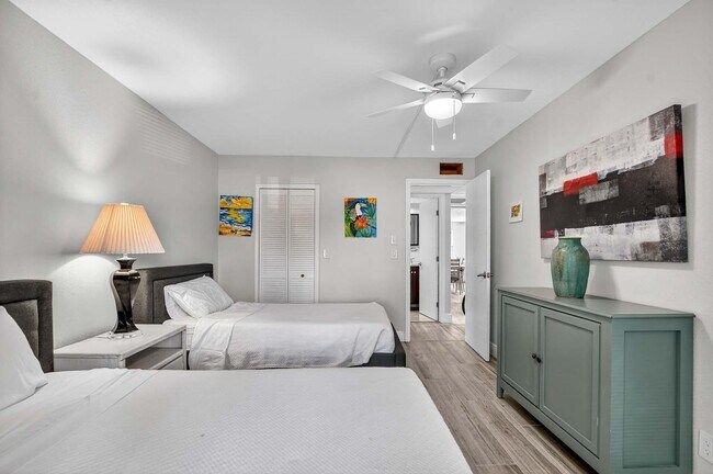 Building Photo - 360 Flanders Dr