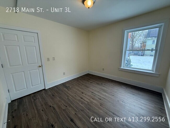 Building Photo - 2718 Main St