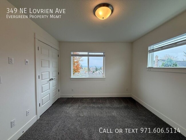 Building Photo - 349 NE Lovrien Ave