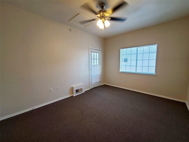 Building Photo - 4713 Virginia Ave