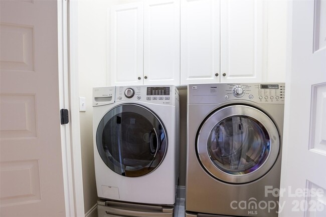 Building Photo - 1031 Oriole St