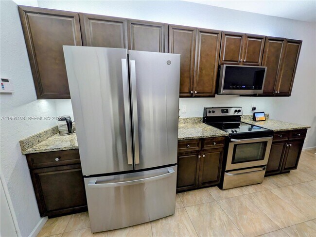 Building Photo - 3561 Forest Hill Blvd