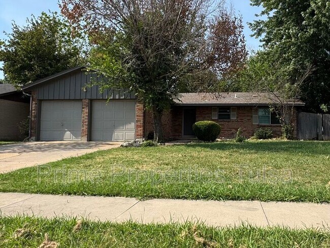 Primary Photo - 10853 E 33rd Pl