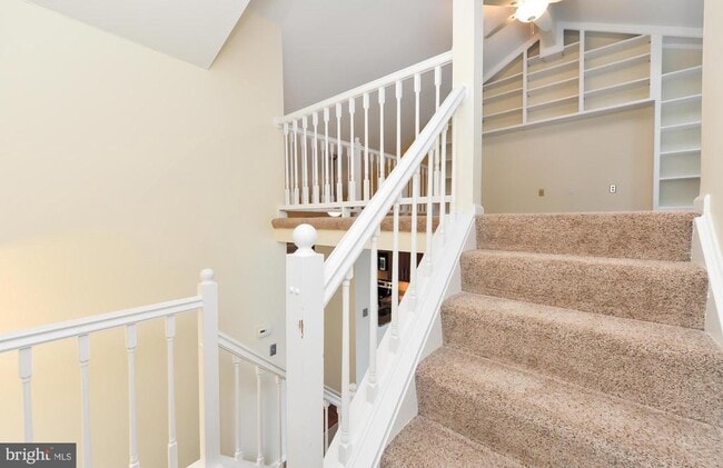 Building Photo - 2810 Yarling Ct