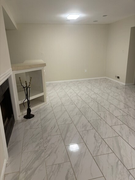 Building Photo - 5900 Parenham Way