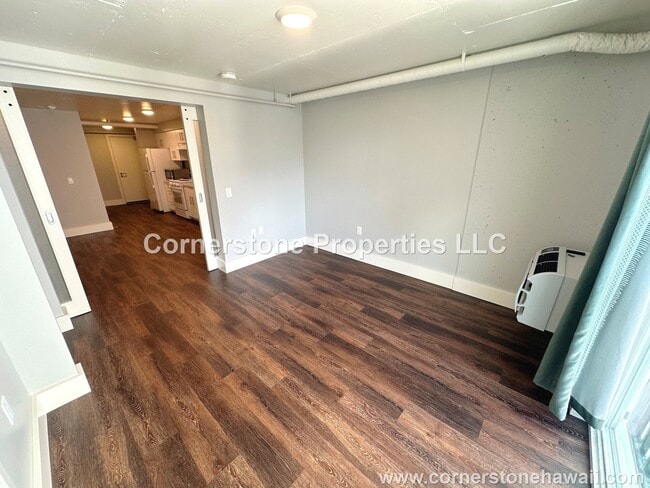 Building Photo - 803 Waimanu St