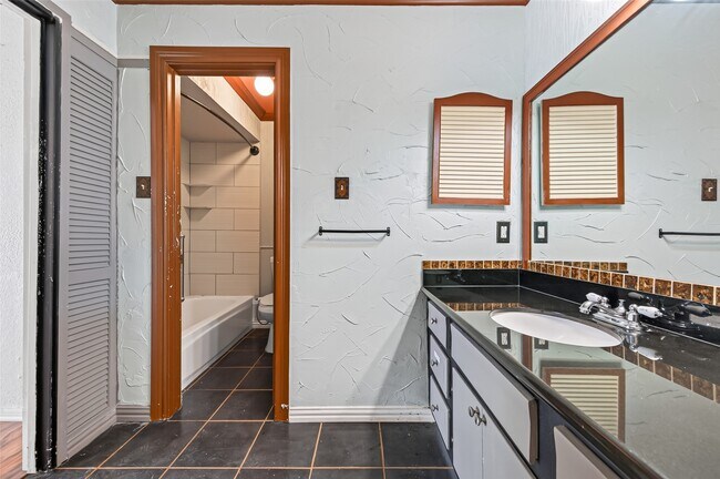 Building Photo - 14515 Wunderlich Dr