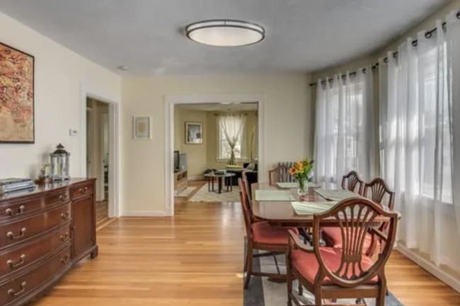 Building Photo - 22 Martin St