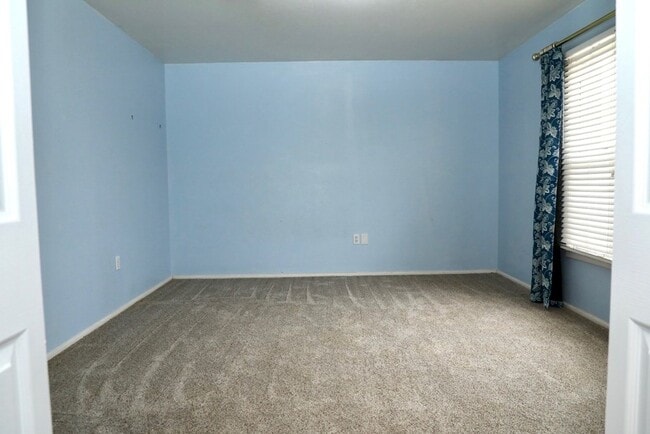 Building Photo - 3420 Fairlane Ave