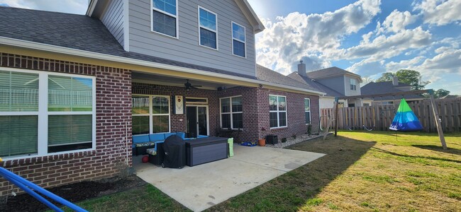 Building Photo - 9177 Helena Dr