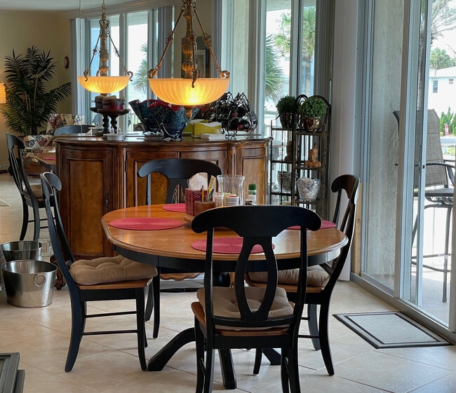 Building Photo - 1601 Ocean Dr S