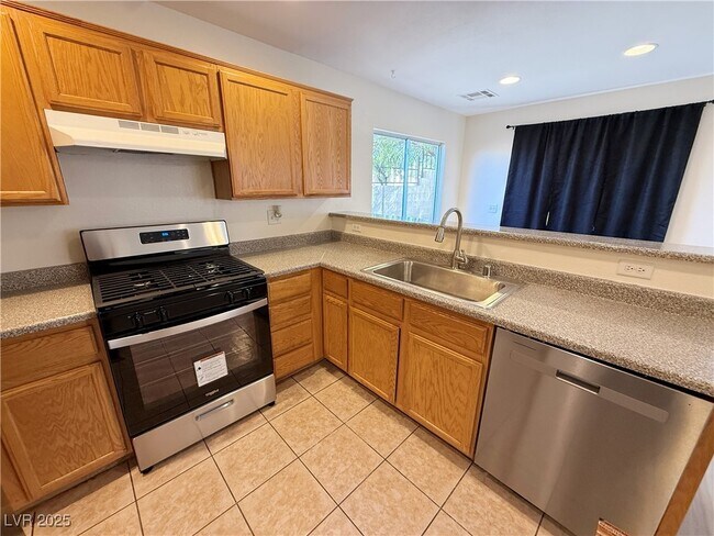 Building Photo - 1072 Valetta Flat Ave