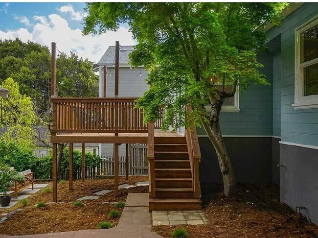 Building Photo - 4532 Reinhardt Dr