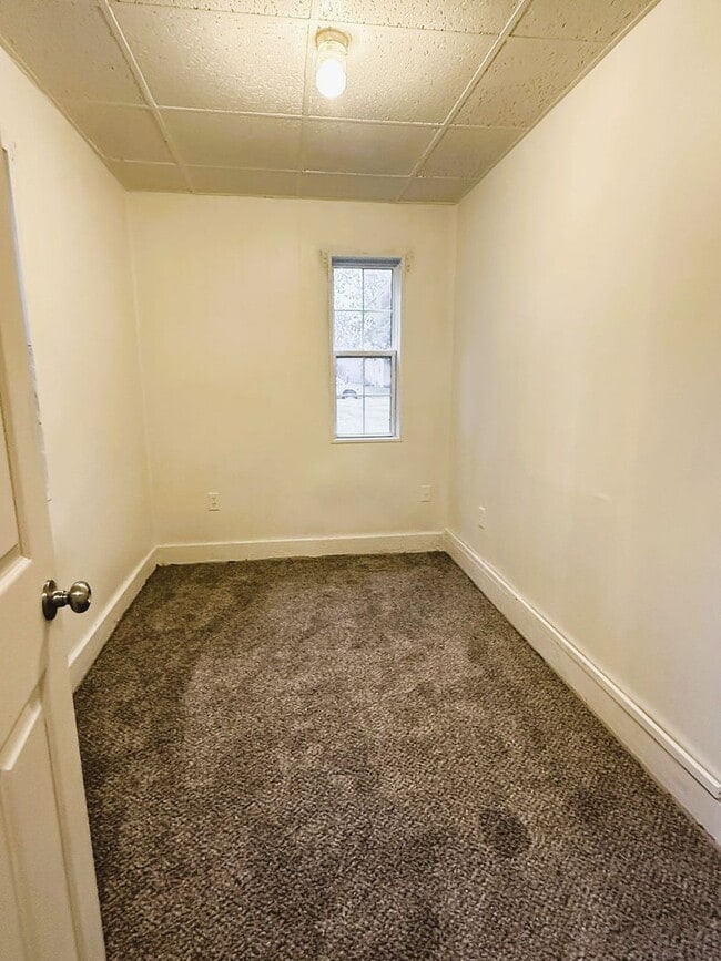 Building Photo - Charming 1 Bedroom, 1 Bath Bungalow