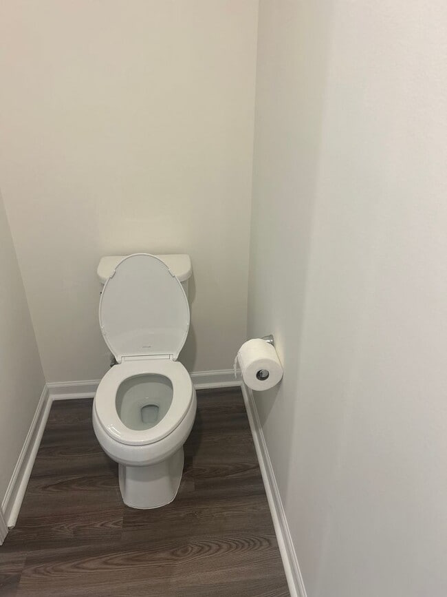 Building Photo - Brand New townhome in the heart of Newton!