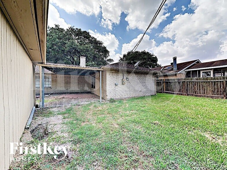 Building Photo - 6610 Rowell Ct