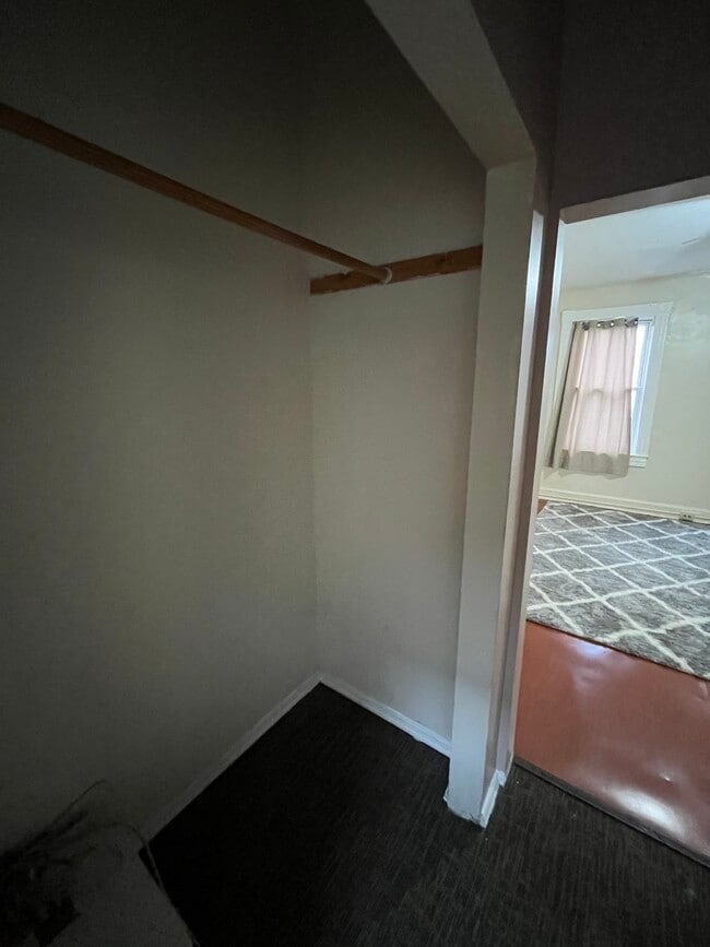 Building Photo - 19 S Kresson St