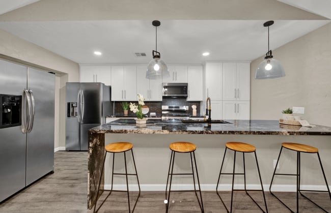 Building Photo - 3539 Westhampton Dr