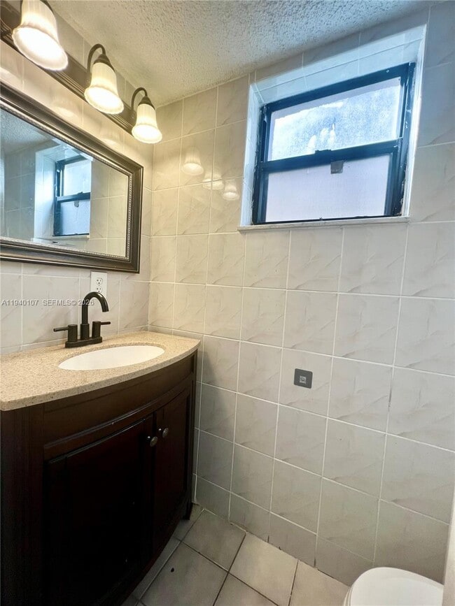 Building Photo - 5930 W 25th Ct