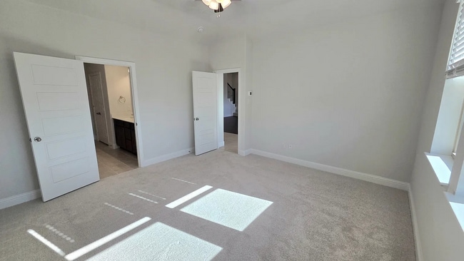 Building Photo - 3029 Hollybrook Ln