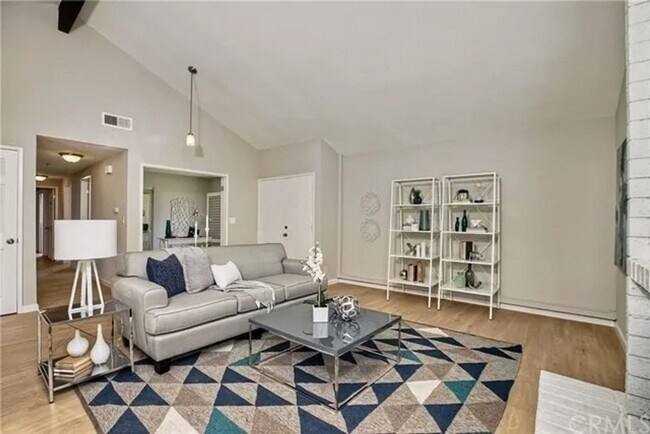 Building Photo - Two Bedroom, Two Bathroom Home for 12-mont...