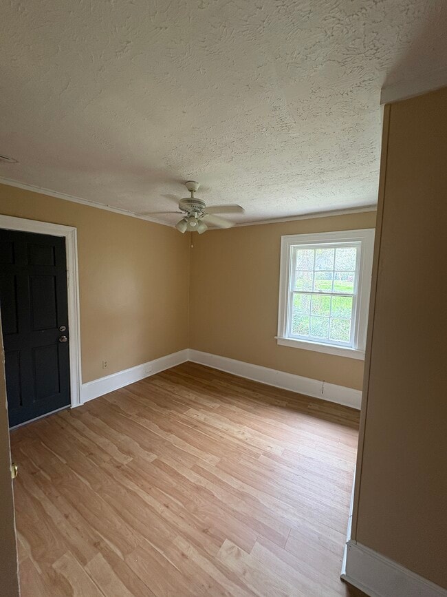 Building Photo - 2310 Yancey Ave