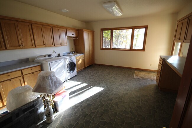 Building Photo - Custom Built Home in a Country Setting, 3 ...