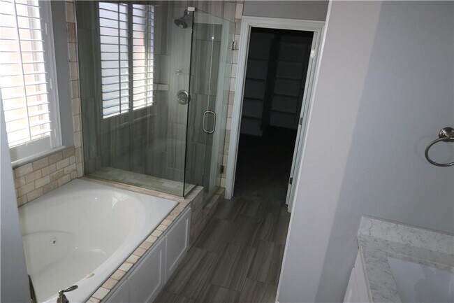 Building Photo - 4601 SW Lilly St