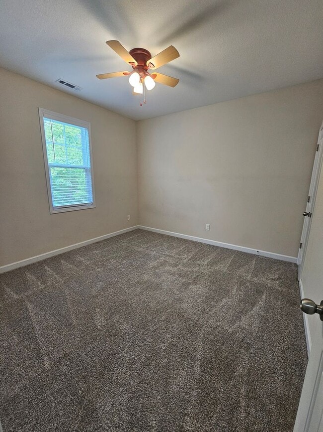 Building Photo - 4 Bedroom Home in Jacksonville