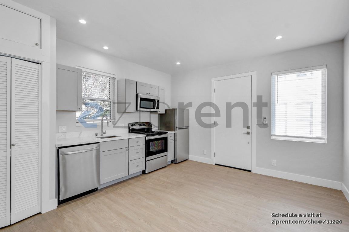 Building Photo - Unit A