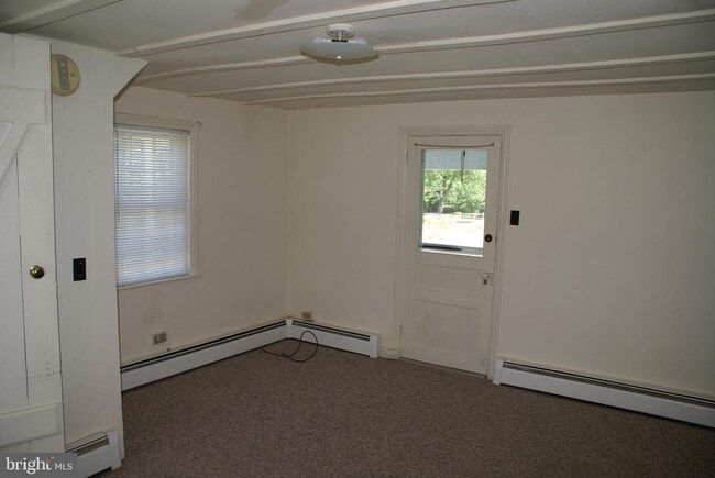 Building Photo - 9518 Circle Dr