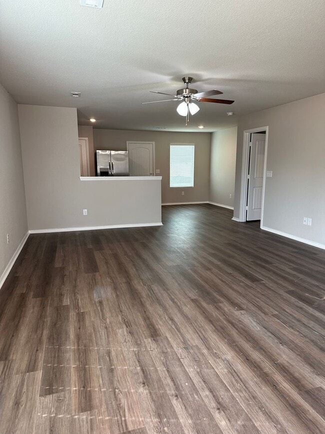 Building Photo - *Preleasing* Three Bedroom | Two Bath Home in Stagecoach Meadows