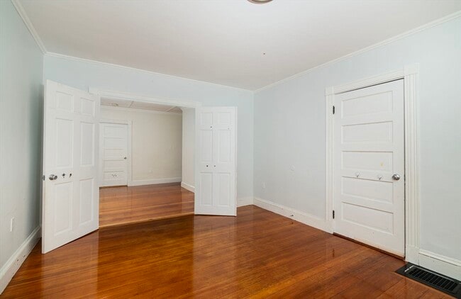 Building Photo - 21 Wollaston Ave