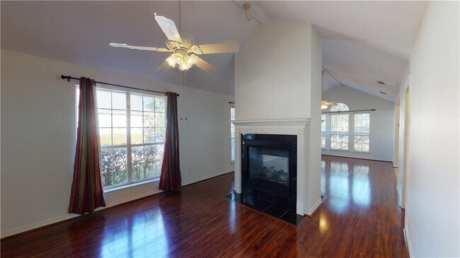 Building Photo - 1000 Henckley Ave