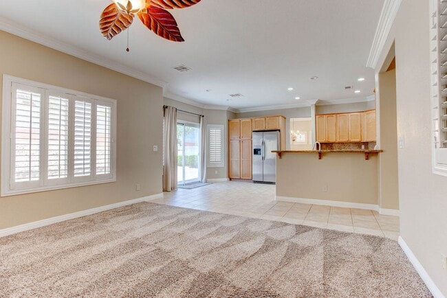 Building Photo - 809 Royal Birch Ln