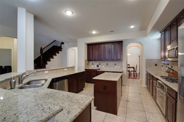 Building Photo - 9816 Gessner Dr