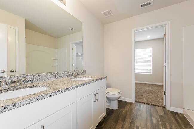 Building Photo - 17640 Cedar Crst Dr