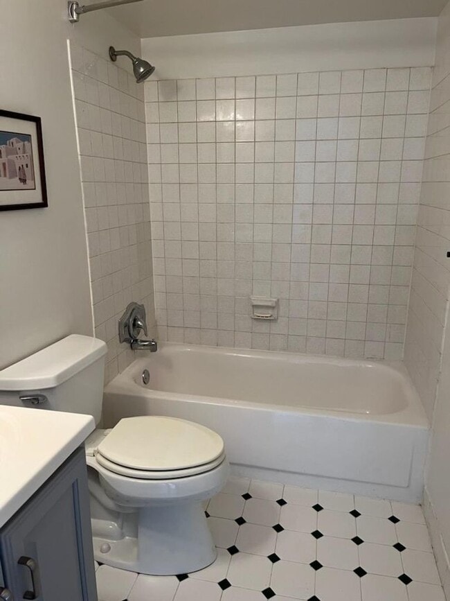 Building Photo - GWYNEDD CLUB 1BR CONDO AVAIL. LATE FEBRUARY/MARCH 1ST!