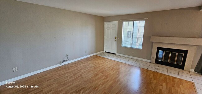 Building Photo - HILLCREST - SAN DIEGO - Nice 2 Bedroom / 2...