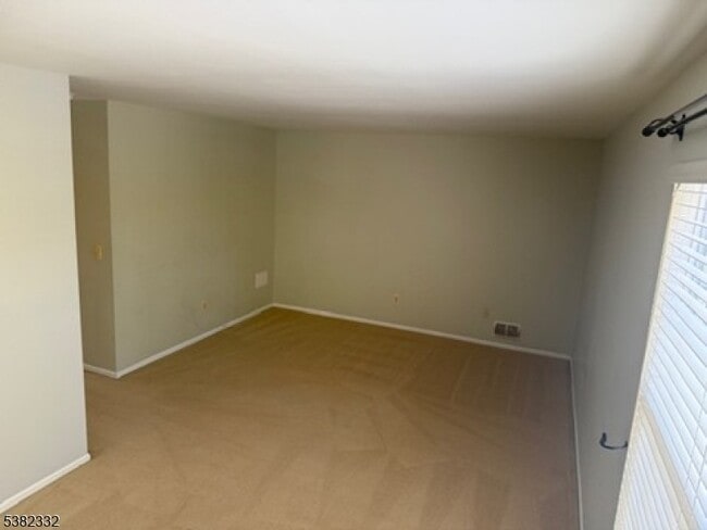 Building Photo - 8 Bateman Way