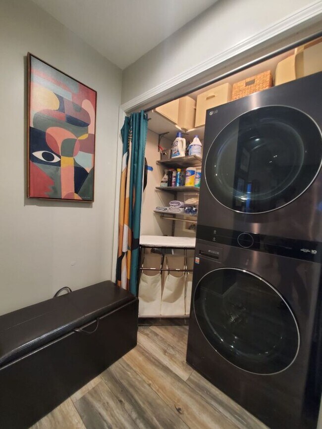 Building Photo - Beautiful 2-Bedroom, 2-Bath Townhome in Gated Community – Section 8 Welcome! Furniture Not Included!