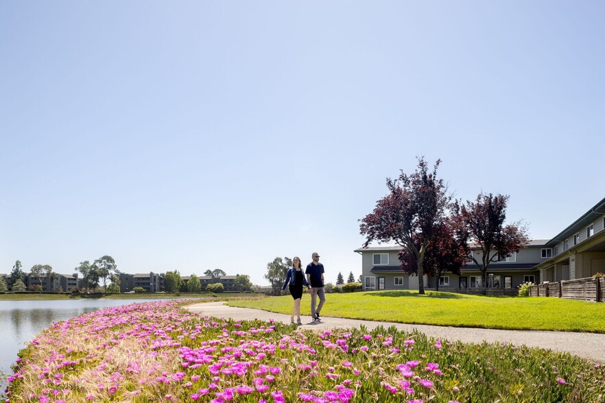 Building Photo - Chesapeake Point