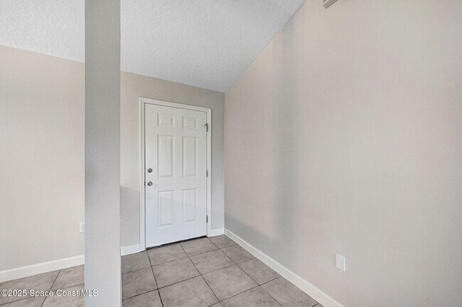 Building Photo - 1135 Egret Lake Way
