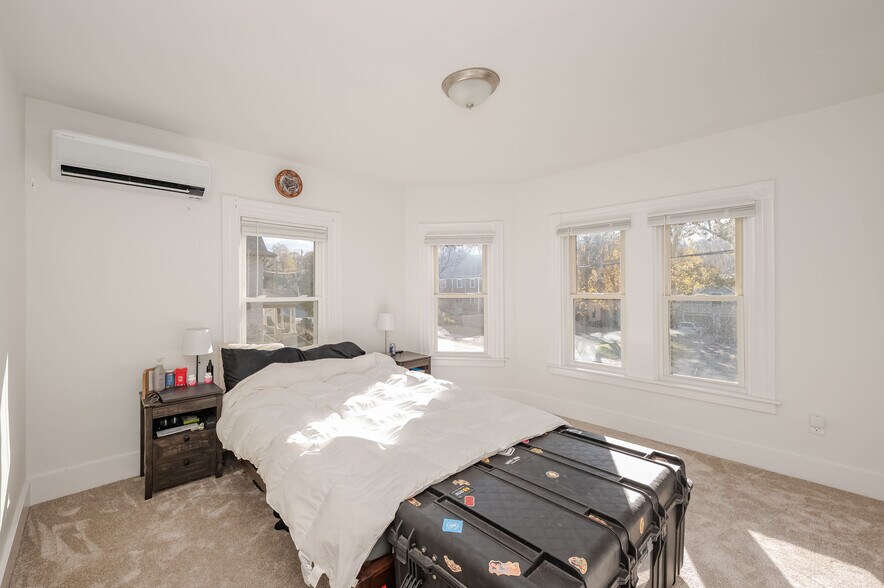 Building Photo - 363 Miller Ave