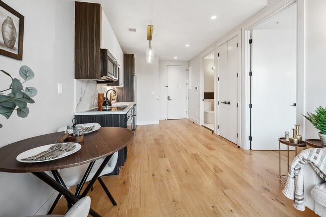 Building Photo - Pelham Residence