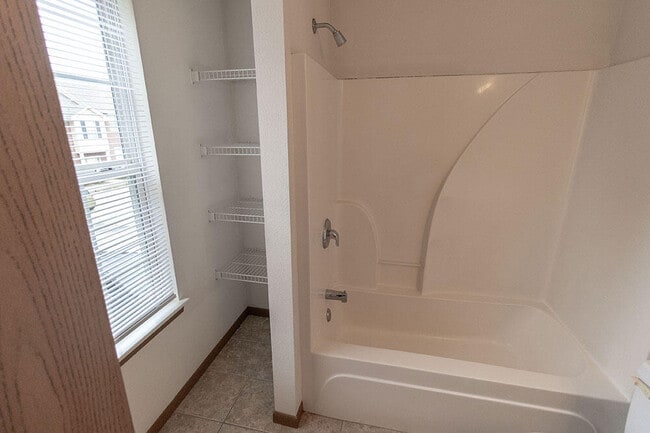 Building Photo - 1613 Citadel Dr