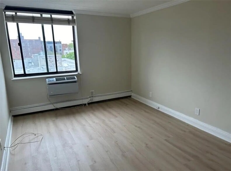 Master bedroom - 9921 4th Ave
