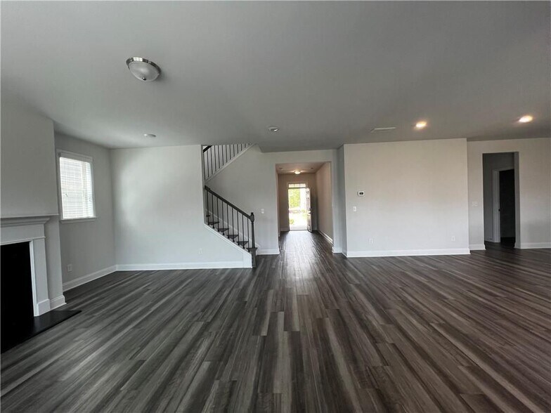 Building Photo - 3339 Fall Branch Ln