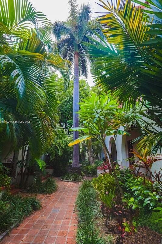 Building Photo - 1550 Jefferson Ave